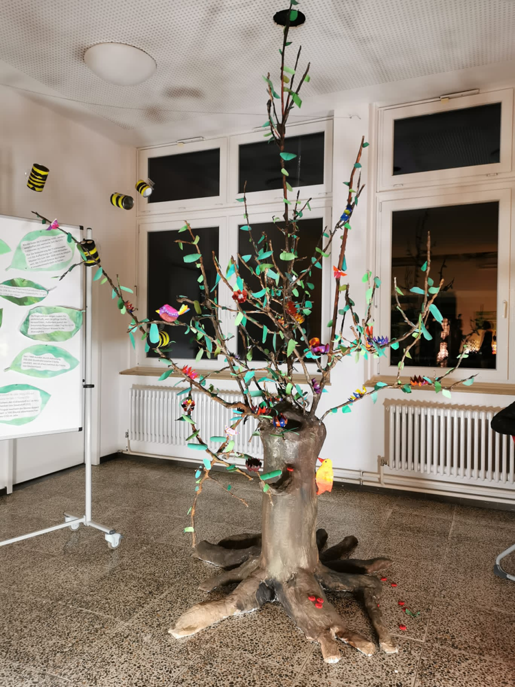 Klasse 4 - Baum bei Nacht