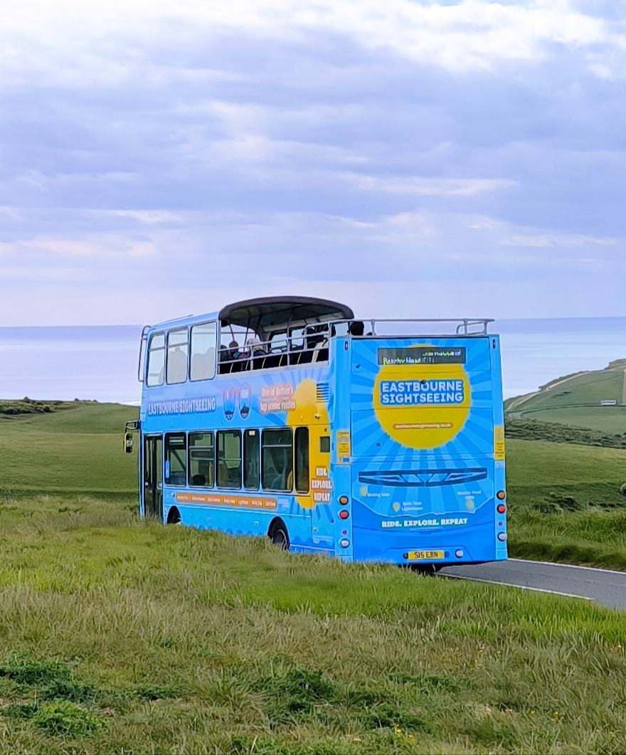 Dieser Touribuss fährt für die, die nicht so gut zu Fuß sind, von einem Aussichtspunkt zum anderen. Wir sind gelaufen bzw. in Etappen mit dem Camper gefahren.