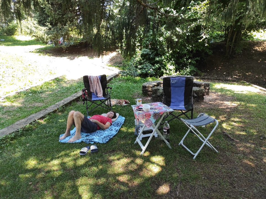 Man steht, wie auf einem Campingplatz und kann sich "ausbreiten".