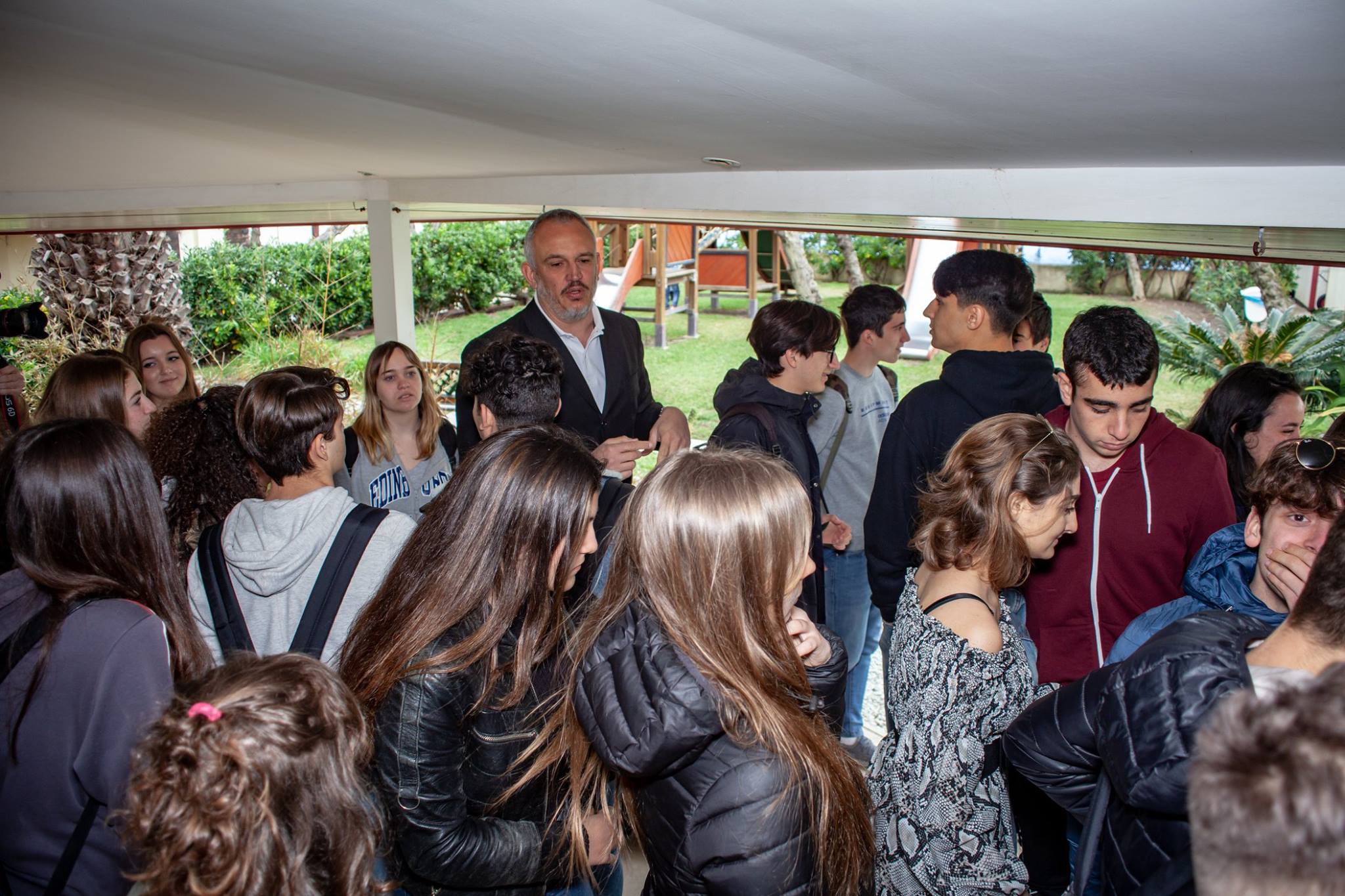 Gli studenti del liceo classico Anco Marzio di Ostia