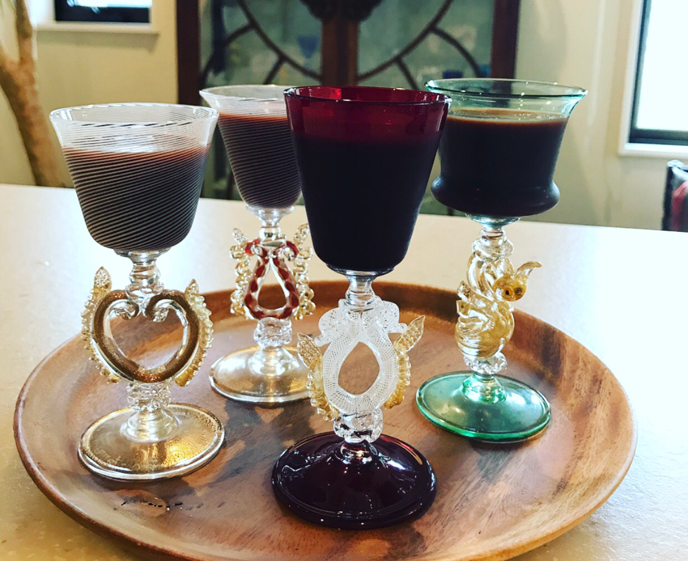 ベネチアングラスで美のジュースを乾杯(●⁰౪⁰●)ニヤリ