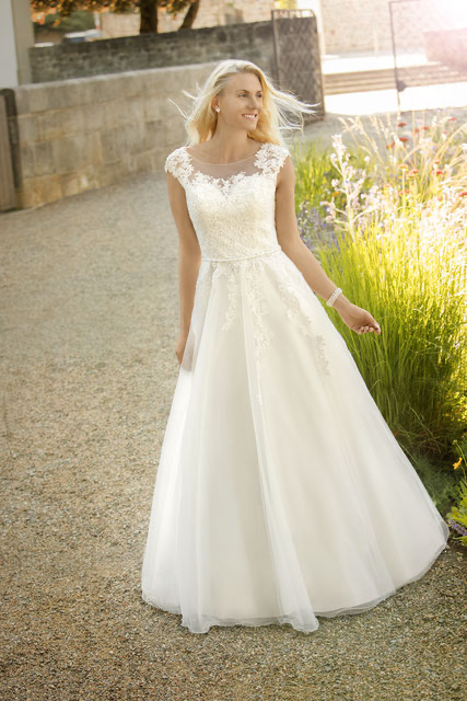 Abend Kleider Abverkauf / Stark Reduziert - Brautmode Schwaebisch Hall Justina