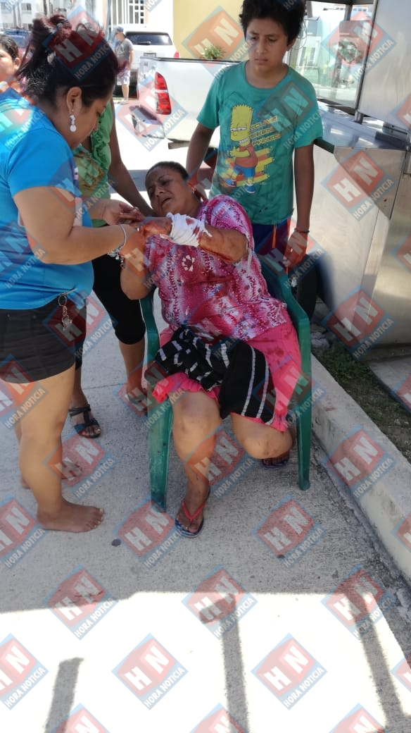 La madre, del sujeto de igual forma sufrió graves heridas.