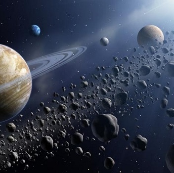 Chiron est un astéroïde cométaire orbitant entre Saturne et Uranus
