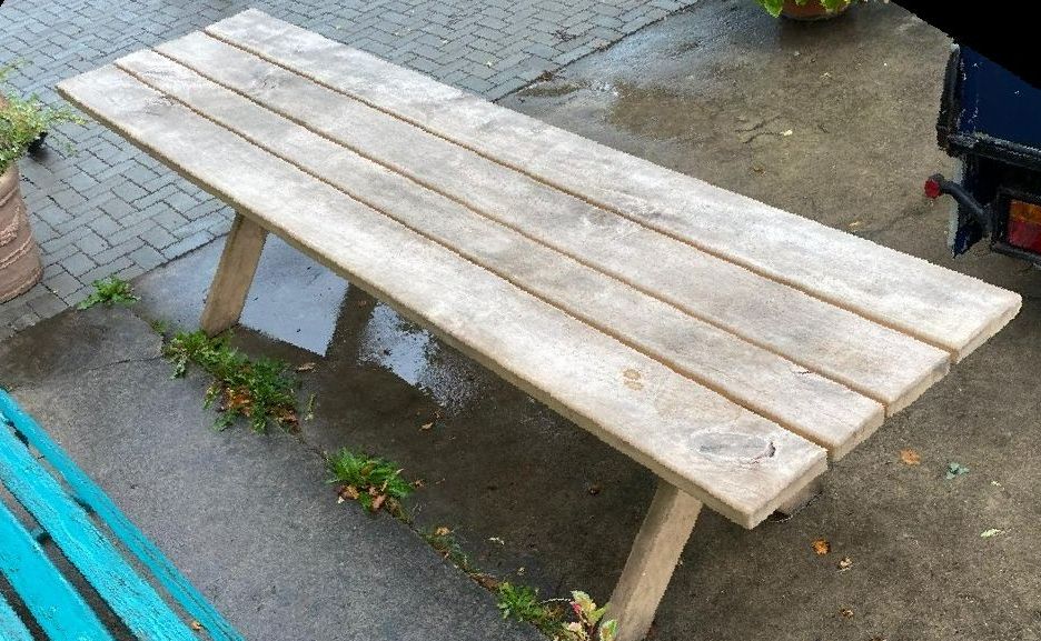 der ausgepackte Tisch