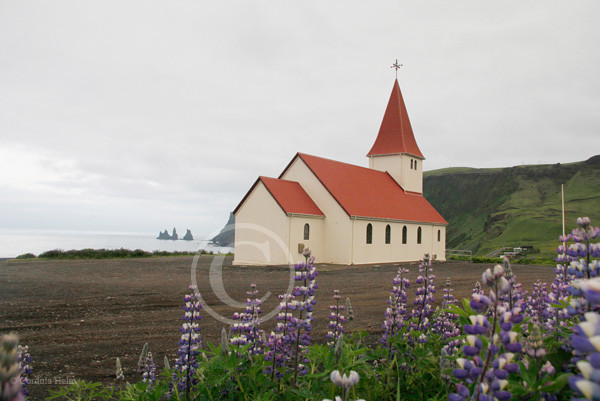 Kirche von Vik i Mýrdal im Süden Islands