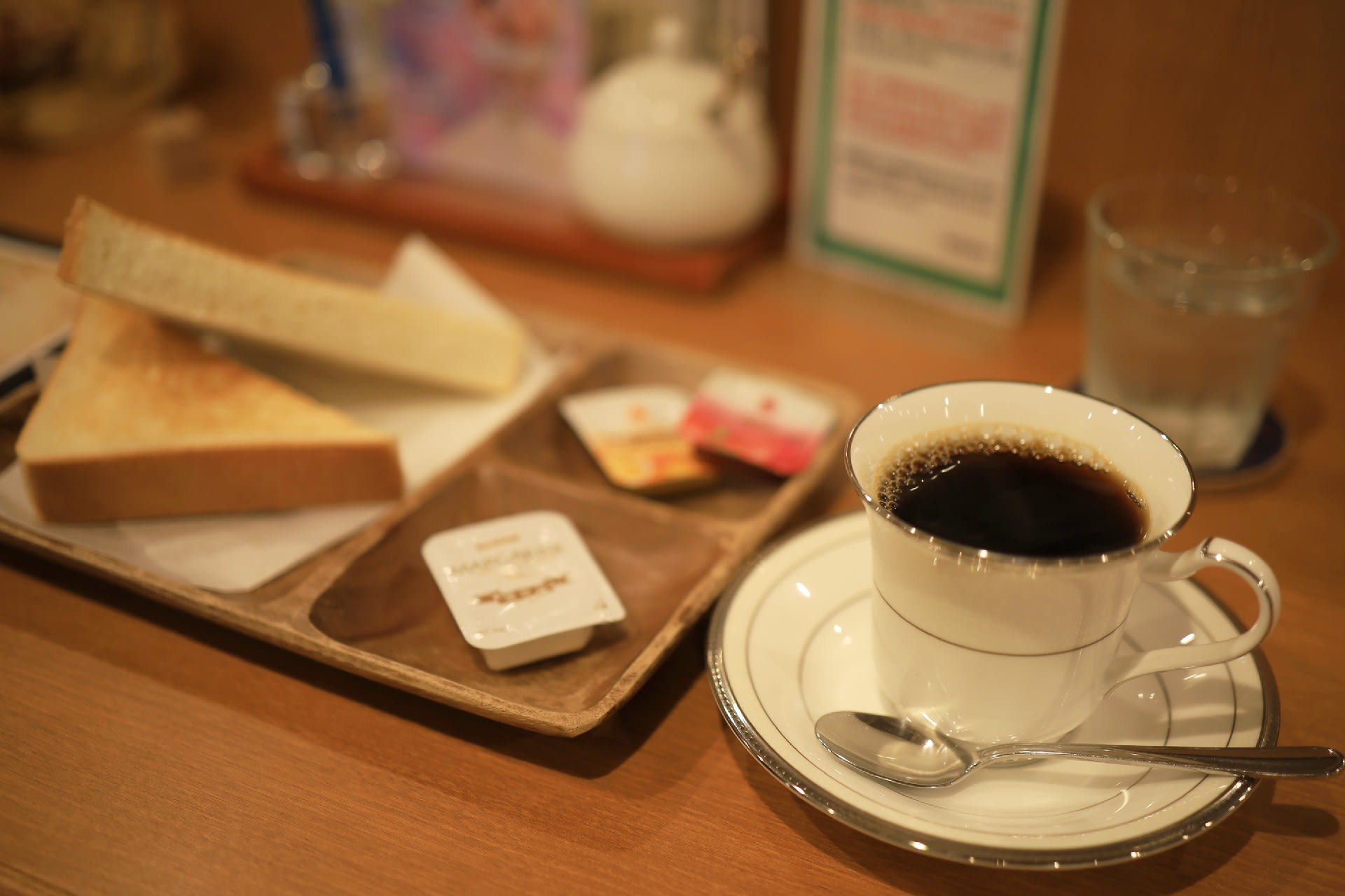ミステリーカフェ謎屋珈琲店