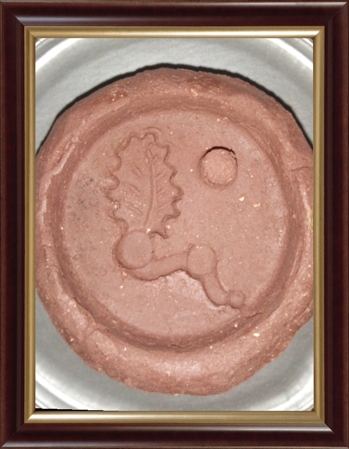 En applicant la première pièce sur du grés par exemple, il en ressort une bonne empreinte de moule. Avec le grés il suffit d'attendre 10 minutes avant de ressortir la pièce d'empreinte. Il est suffisamment élastique pour cela et c'est un gros gain de temps.