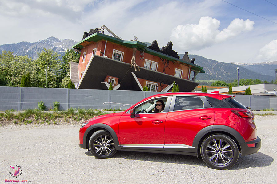 Haus steht Kopf in Terfens, Tirol