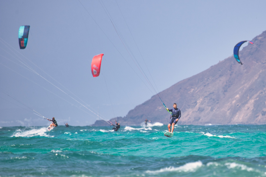 Kitefoiler am Flag Beach in Corralejo