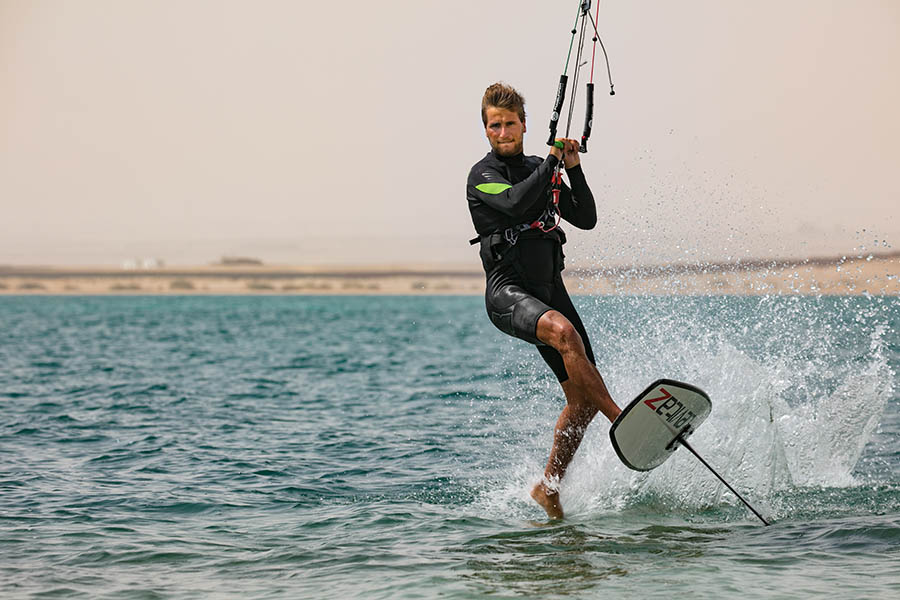 Pro Kitefoiler Florian Gruber in Somabay