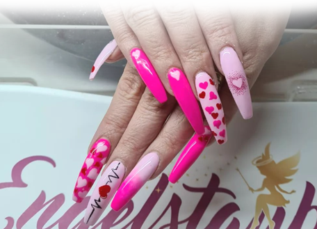 Nail-Art bei NAGELSTUDIO ENGELSTAUB - Unsere Leistungen und Produkte: Maniküre • Pediküre • UV Gellack • Modellage • u.v.m.