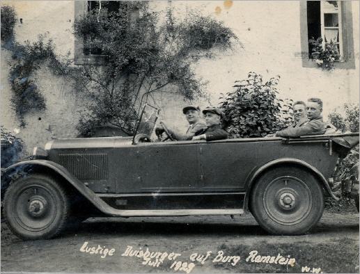 Lustige Duisburger auf der Burg Ramstein (1929) 