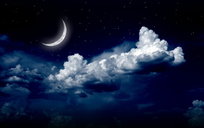 LAILAT UL QADR es una noche templada y luminosa y al amanecer de esta noche el sol sale blanco y sin rayos