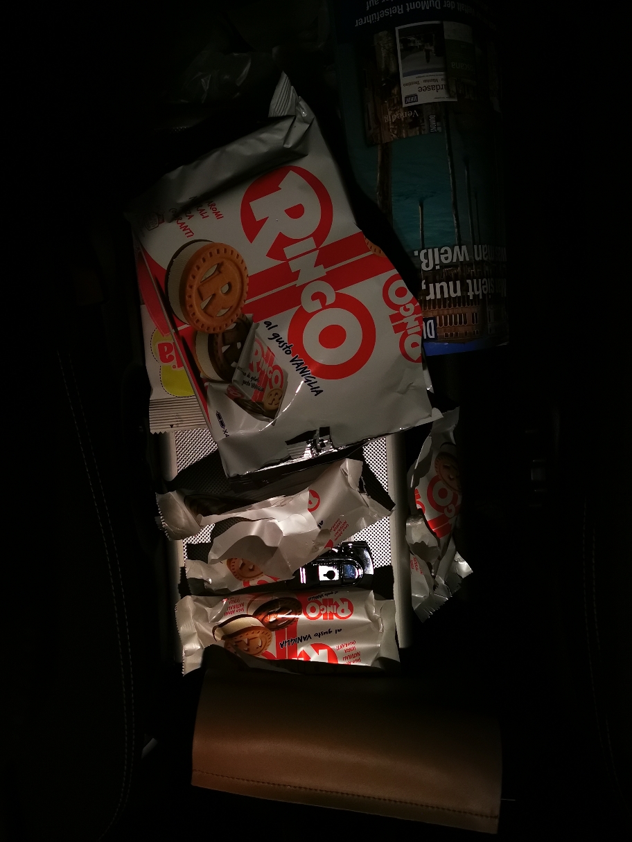Aus Trotz abgepacktes Eis gekauft...da waren 8 Stück drin. 🤷‍♀️ Schmilzt ja sonst. 