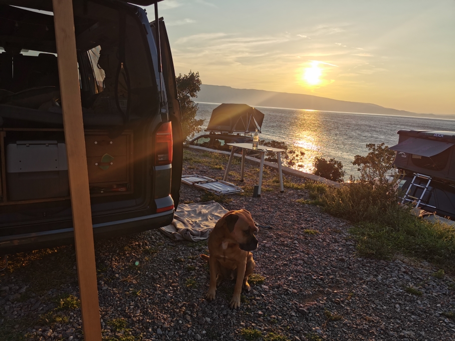 Deswegen landen wir hier: Selj in Kroatien. 🌅🏖️ Gut gemacht Herr Kachelmann. 😘
