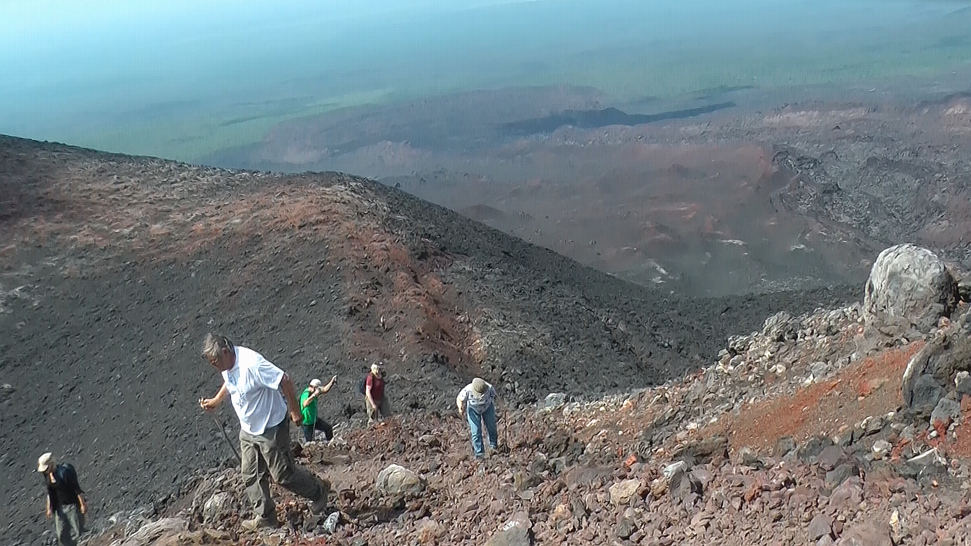 Besteigung eines Seitenkraters des Tobalchik Vulkans