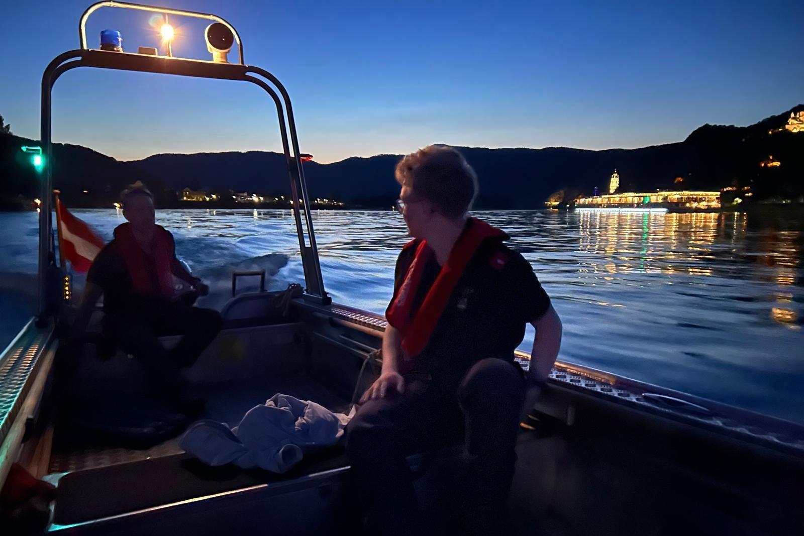 Gemeinsame Wasserdienstübung auf der Donau