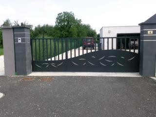 Portail coulissant en acier