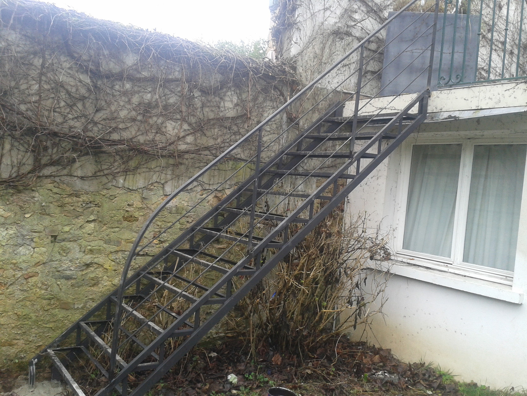 escalier extérieur en métal sur mesure