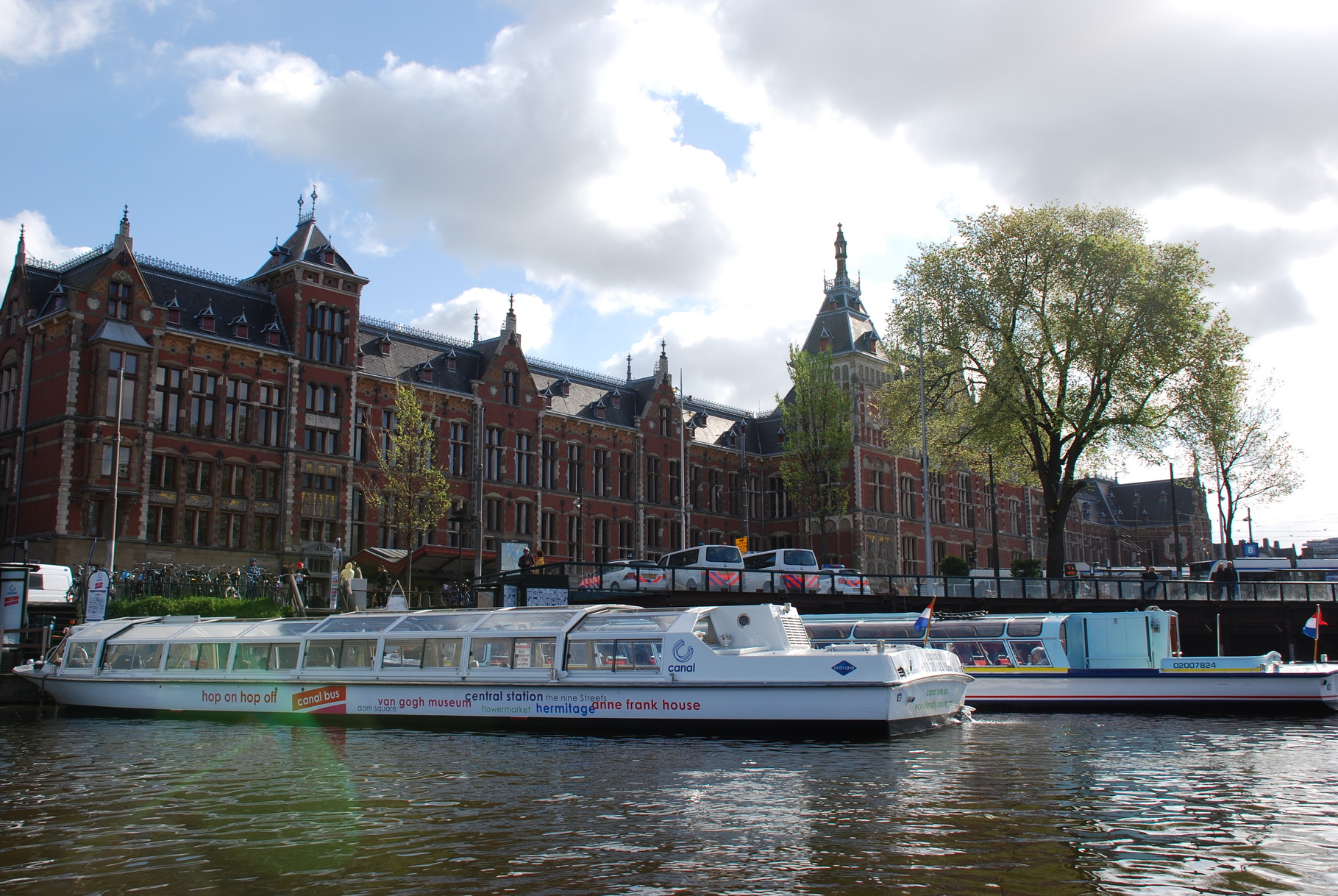 Mit dem Boot durch den Grachtenring
