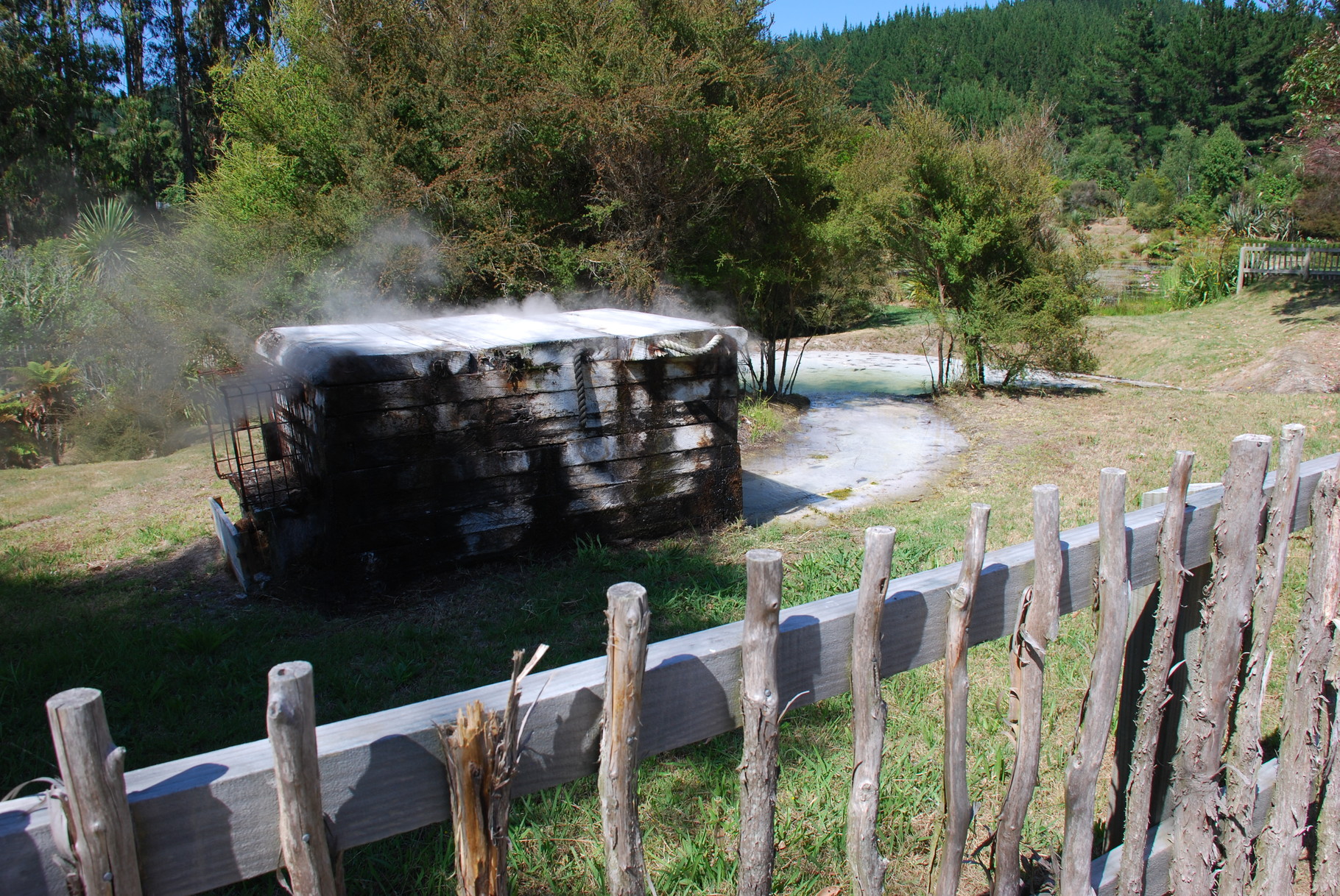"Hangi" = Maori-Erdofen