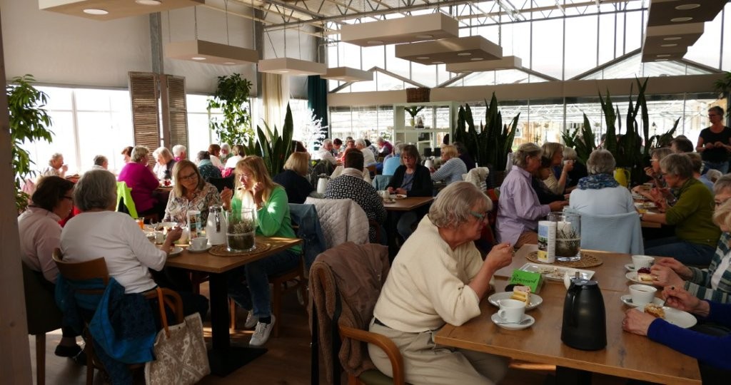 LandFrauen im Café Flora
