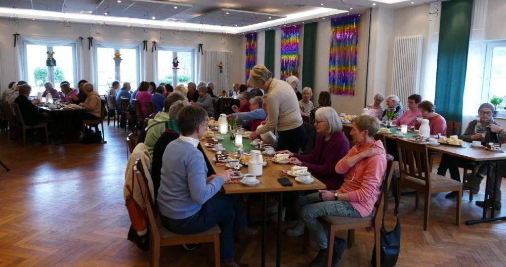 Voller Saal in der Gststätte Zum Wiesenral (2)