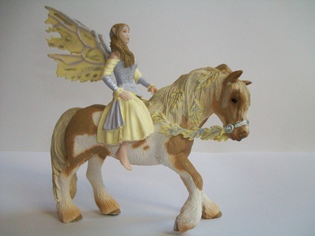 Prinzessin Sera mit Pferd Pagan (70402)