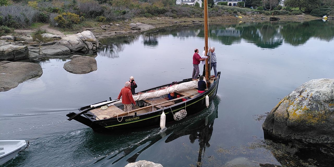 Arrivée de C'hoari wa'n dour au port du Minaouët