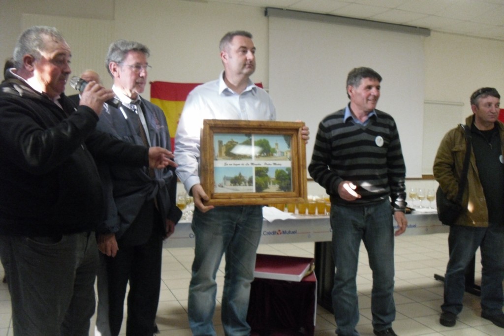 Un cadre avec de vieilles photos de Pedro Muñoz