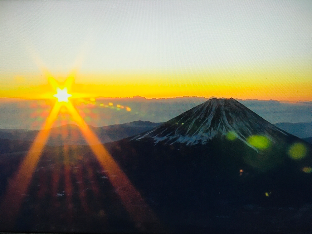 テレビ中継の初日の出