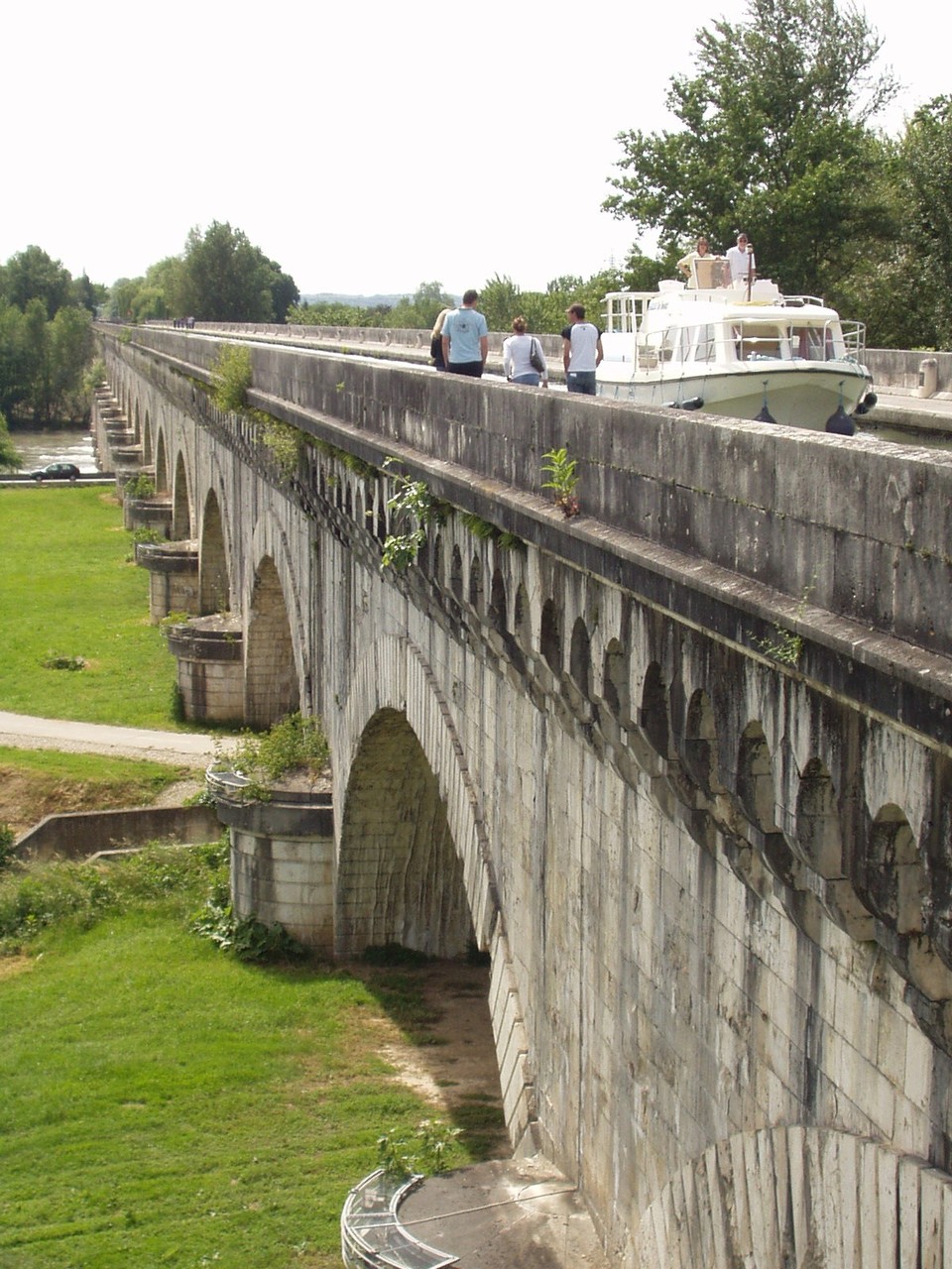 Le pont-canal d'Agen. (Dept 47)