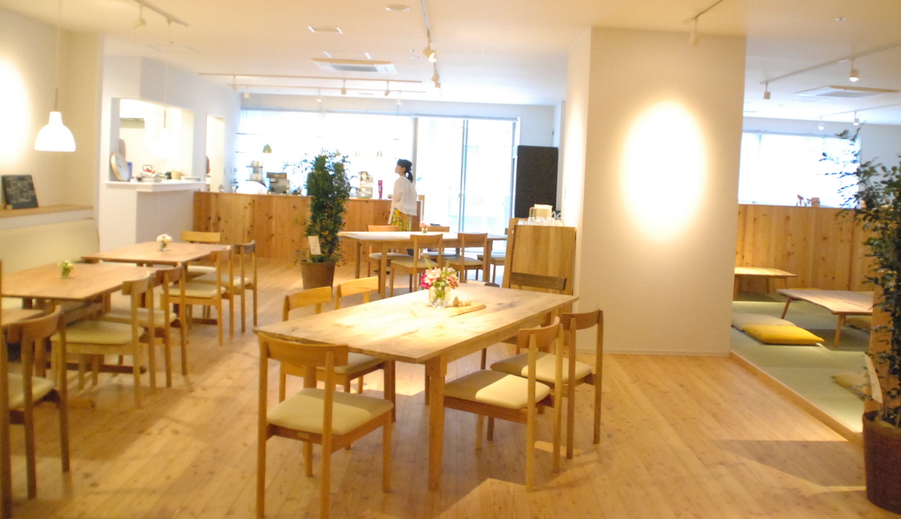 子育てカフェ aona