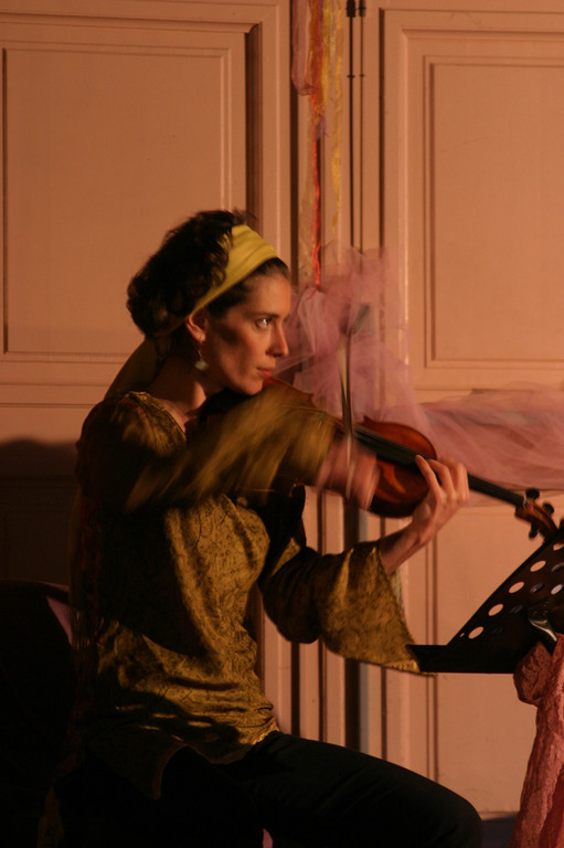 LES CONTES DU SENTIER PARFUME,Teatrale di Bastia, VIOLON : Vanessa CAHUZAC