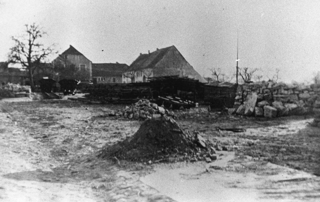 Die Fläche des heutigen "Kleinen Burggartens" nach dem Abriss der dortigen Häuserreihe im Jahr 1941