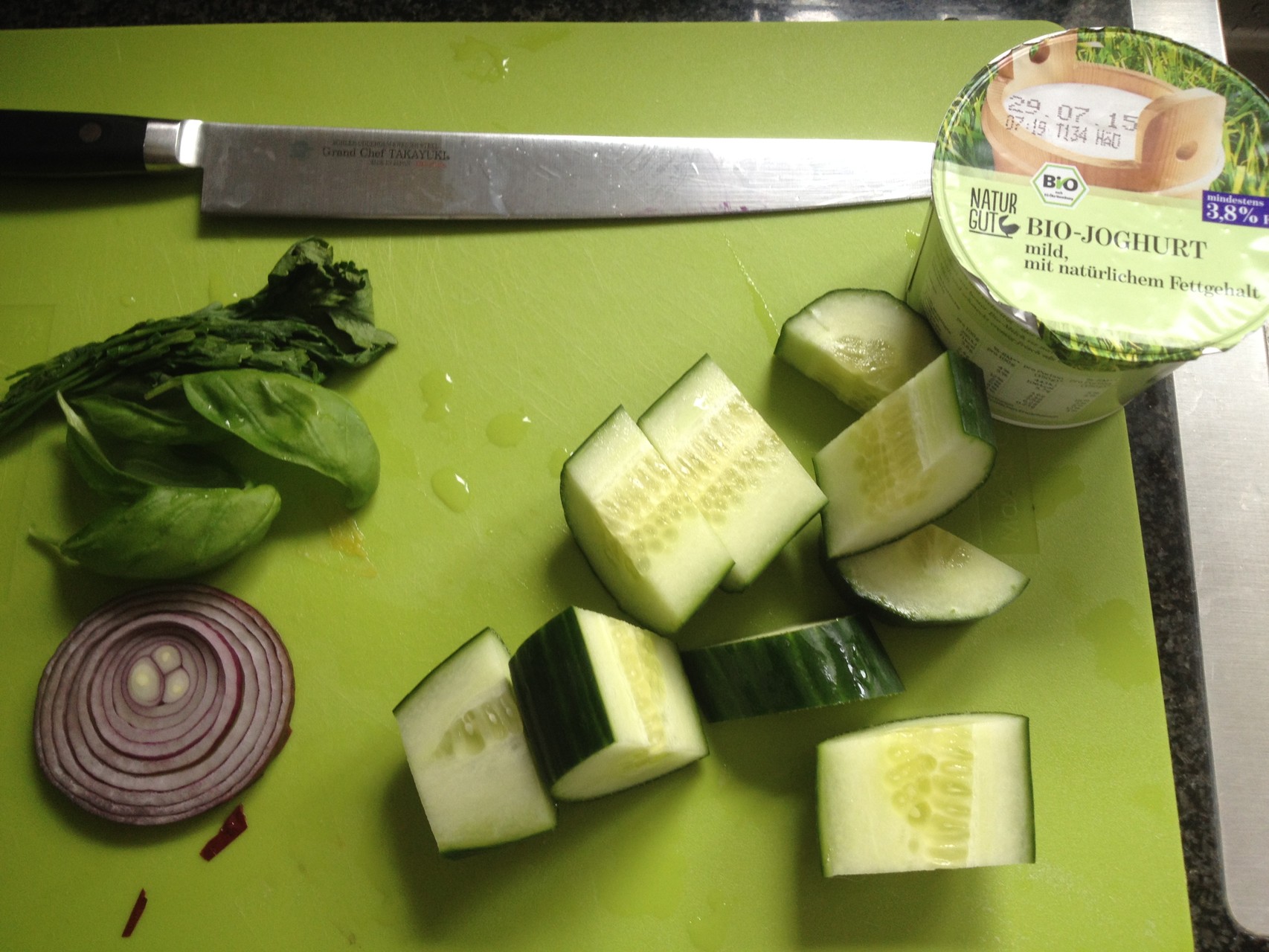 Sommerliche Gurkensuppe - Family Travel Planner - Reisen mit Kind ...