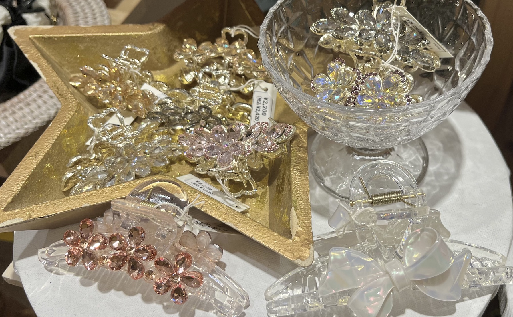 ヘアークリップ ¥1,320〜