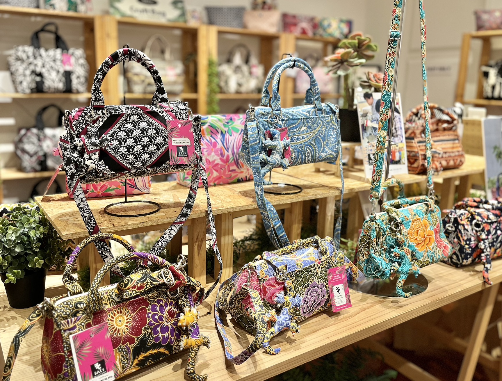 プチ・ショルダー 各¥6,490(税込)