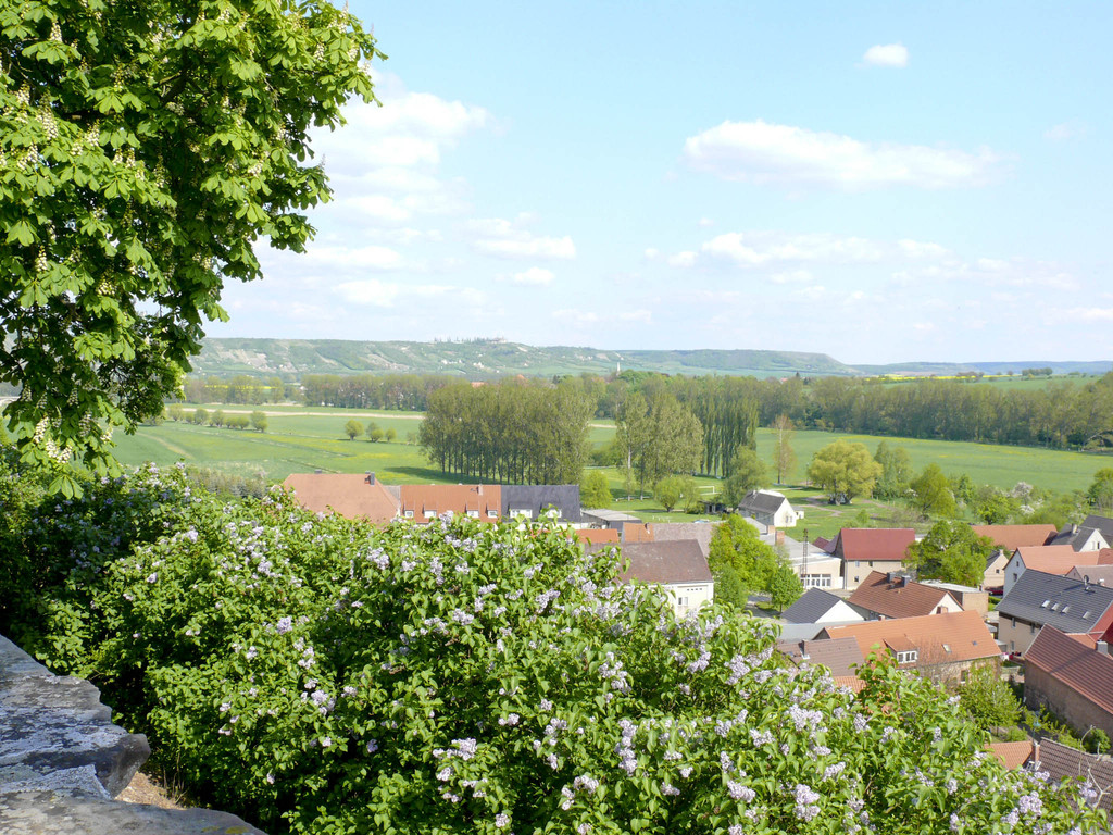Umgebung - Schloss Burgscheidungen über Unstruttal Richtung Lauche Fliegerhorst