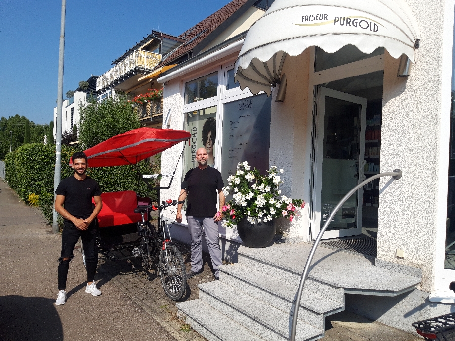 Ahmad hat eine Ausbildung zum Frisör bei der Firma Purgold begonnen.