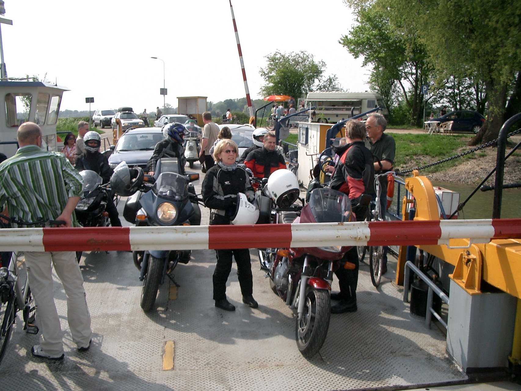 Über die  Ijssel via Fähre