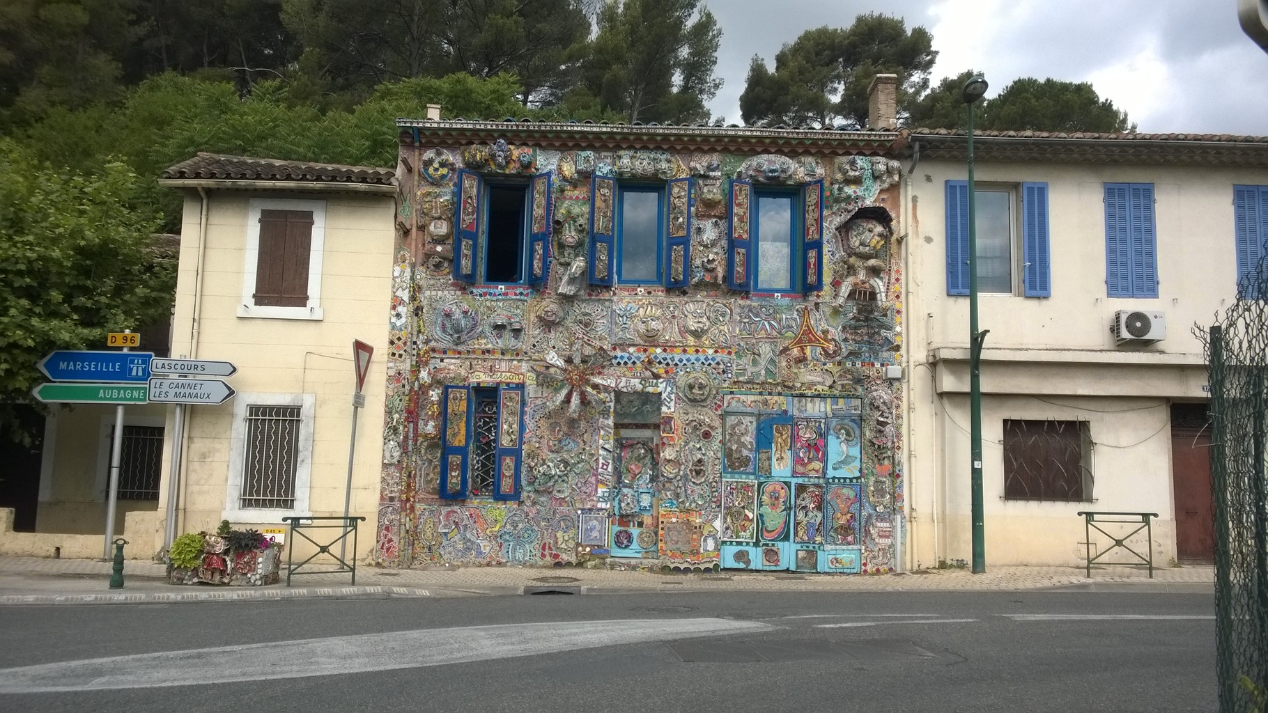 Kunst am Bau auf dem Weg nach Marseille