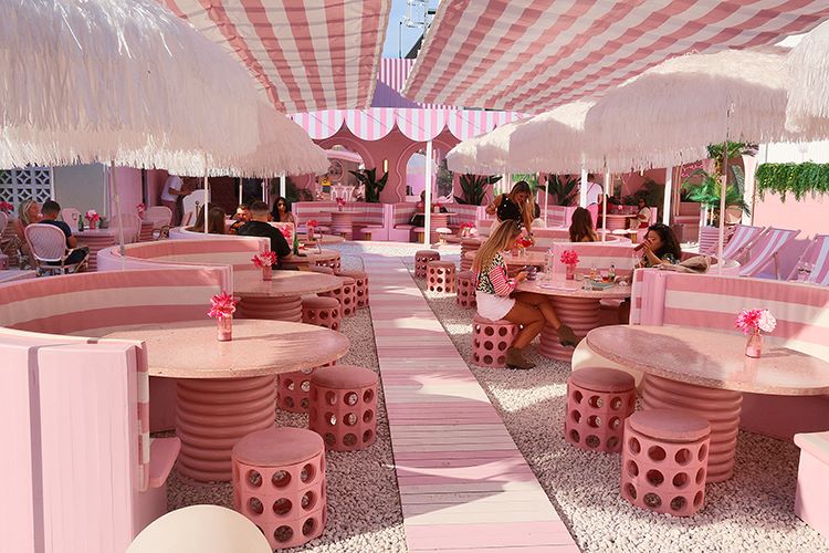 Pink Beach by Wondr, Amsterdam