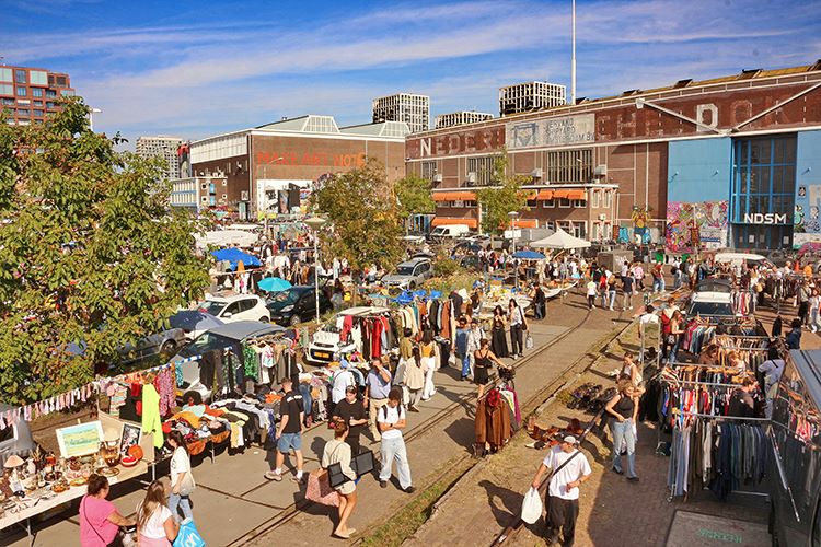 IJ Hallen Flohmarkt Amsterdam