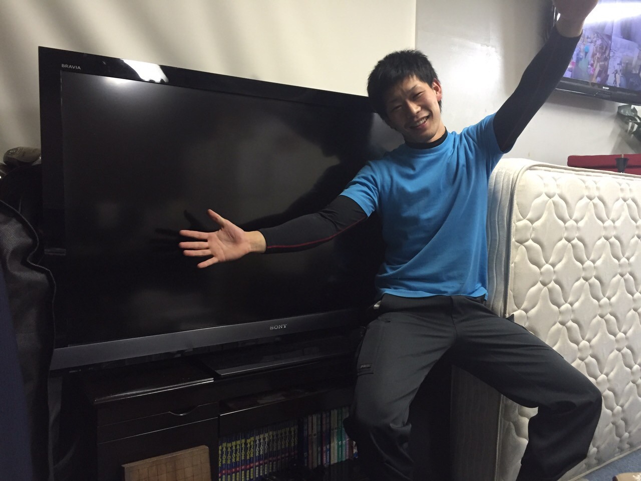 ⑤家財処分 液晶テレビ42型 都内23区送料無料✨TOSHIBA✨42