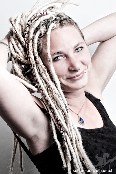 Permanente Dreadlocks durch Häkeltechnik - SchneePunzel 