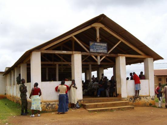 Nanga Eboko Ancien Tribunal Salle des audiences