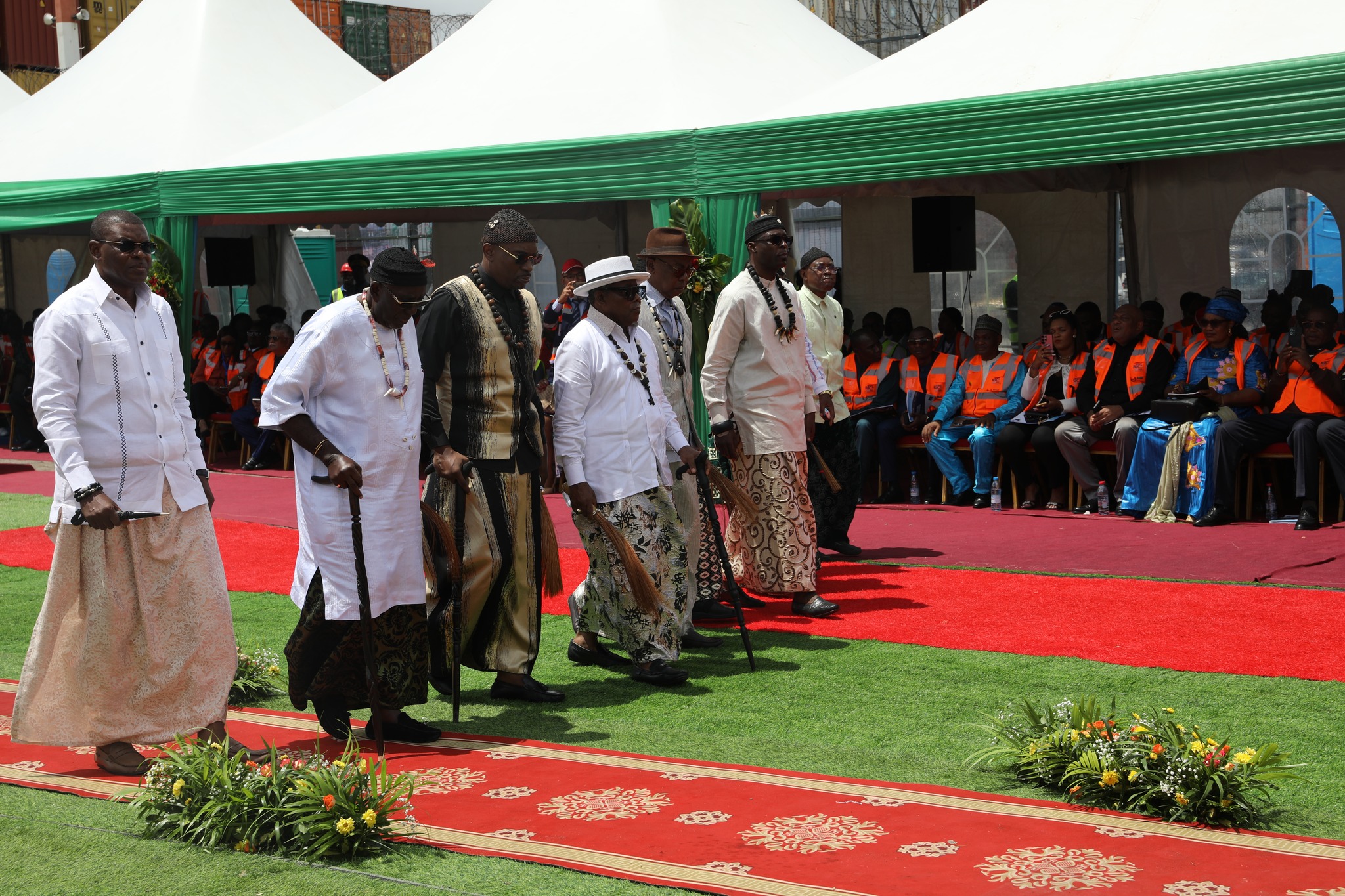 Exte,sion du terminal à conteneurs du PAD. L'onction des Chefs traditionnels de Douala 