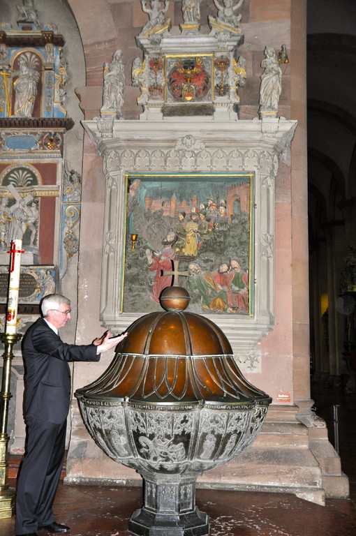 Taufbecken im Dom zu Mainz (c) Dombauverein Mainz